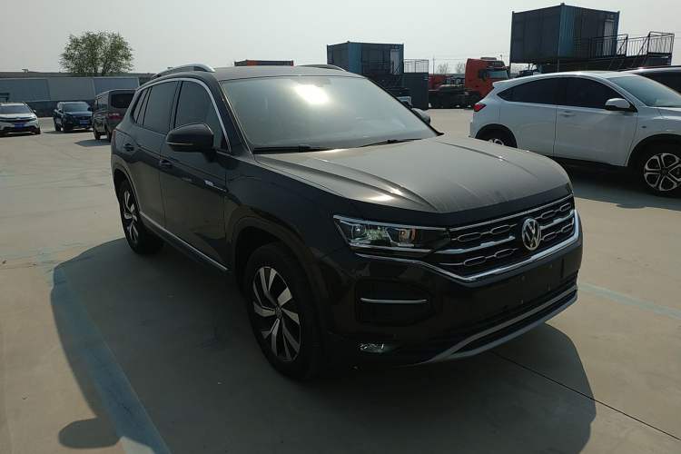 Used Volkswagen Tayron 2020 280TSI Two-Wheel Drive Luxury Connect Edition Front Right 45 Deg