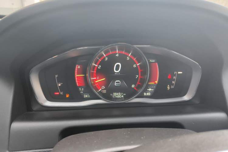 Used Volvo XC60 2015 T5 AWD Zhiyuan Edition Instrument Cluster