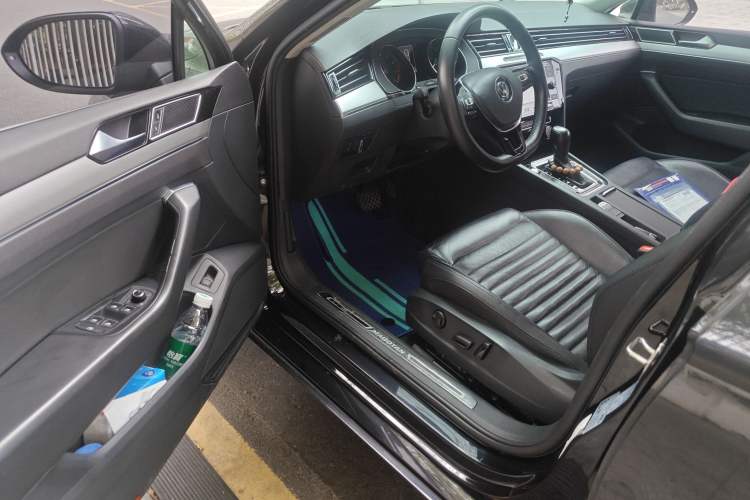 Used Volkswagen Magotan 2018 330TSI DSG Advanced Model Driver Seat