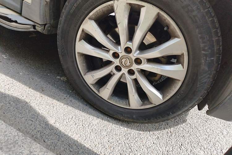 Used Dongfeng Aeolus AX7 2015 2.0L Automatic Zhiyi Trim