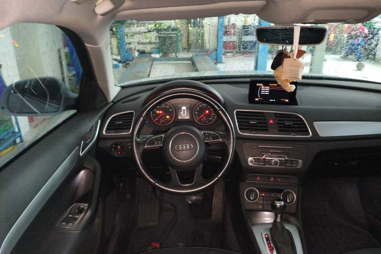 Used Audi Q3 2016 35 TFSI Fashion Model
