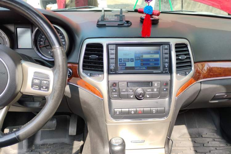 Used Jeep Grand Cherokee 2011 Revised 3.6L Luxury Edition