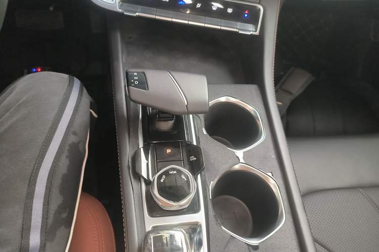 Used CHANGAN Eado 2022 PLUS Blue Whale NE 1.4T GDI DCT Prestige Edition Gear Lever