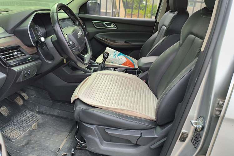 Used JMC Yuhu 9 2019 2.0T Manual Gasoline Two-Wheel Drive Comfort Edition