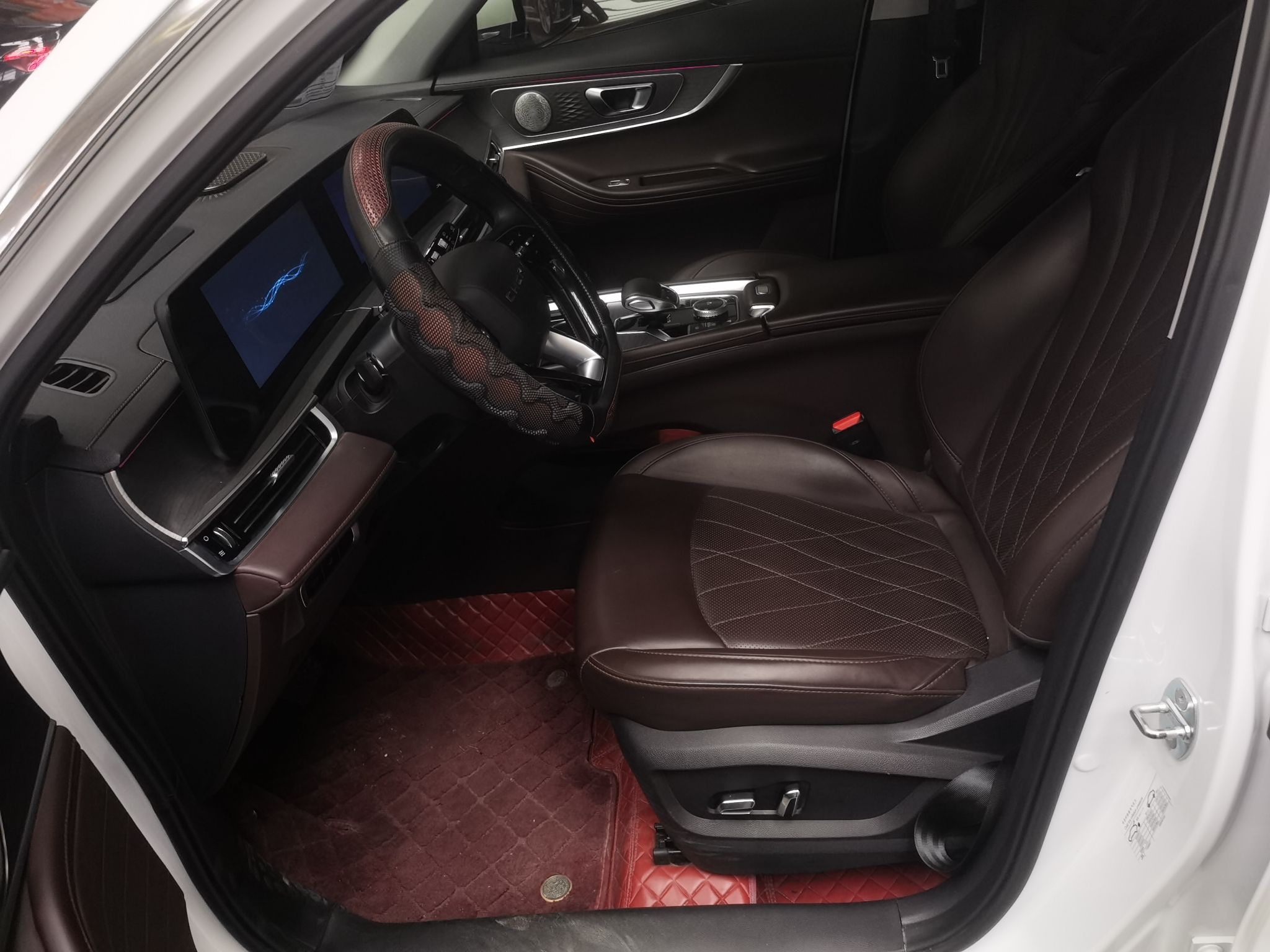 المقاعد الأمامية داخل السيارة