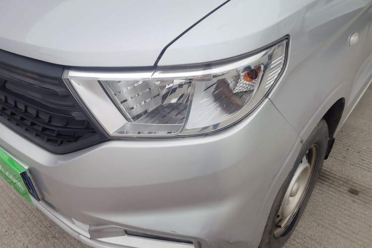 Used Wuling Hongguang V 2022 1.5L Jingqu Version Hydraulic Power Steering LAR Left Front Headlight
