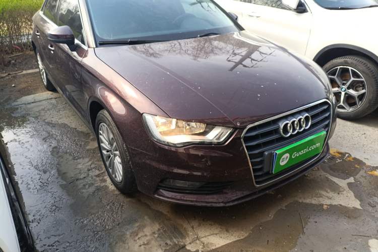 Used Audi A3 2014 Limousine 35 TFSI Automatic Advanced Model Front Right 45 Deg