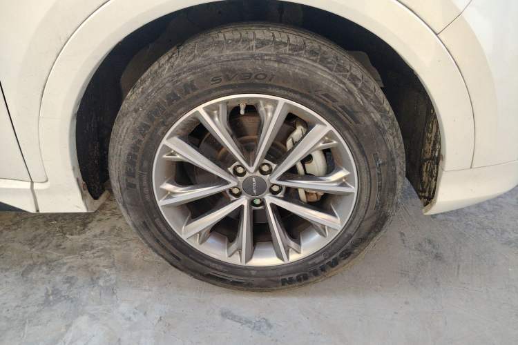 Used JETOUR X70 2020 1.5T Manual Comfort Edition 6 Seats Right Front Wheel Hub