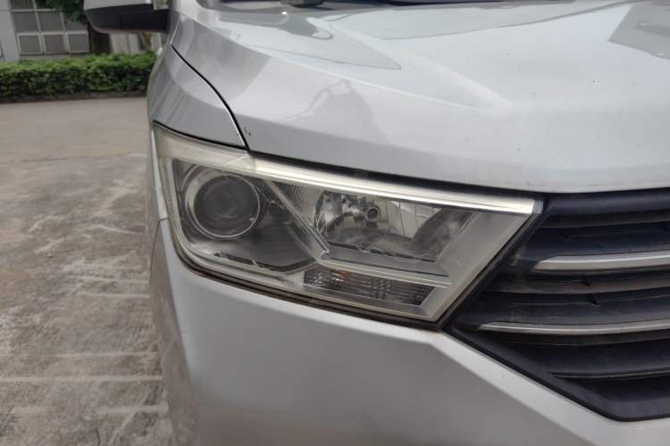 Used Wuling Hongguang 2019 1.5L S Comfort Edition China VI LAR
