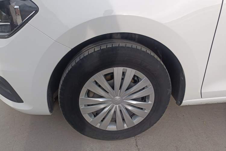 Used Volkswagen Santana 2021 1.5L Manual Fashion Edition Left Front Wheel Hub