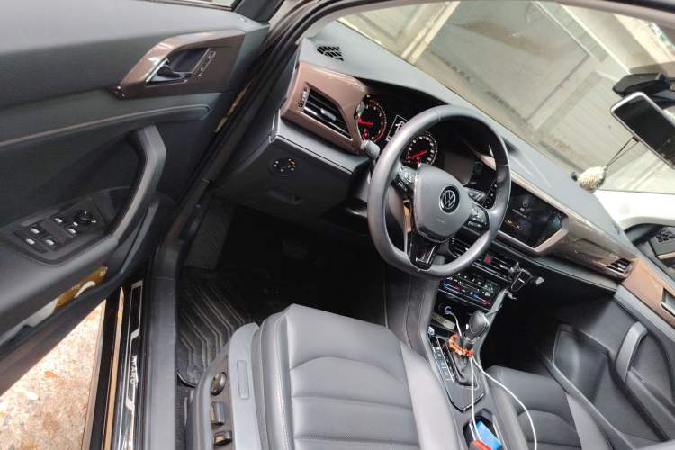 Used Volkswagen Tharu 2021 330TSI All-Wheel Drive Luxury PLUS Version Driver Seat