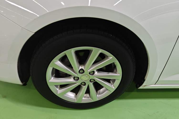 Used Buick Verano 2019 Sedan 15S Automatic Leading Model Left Front Wheel Hub