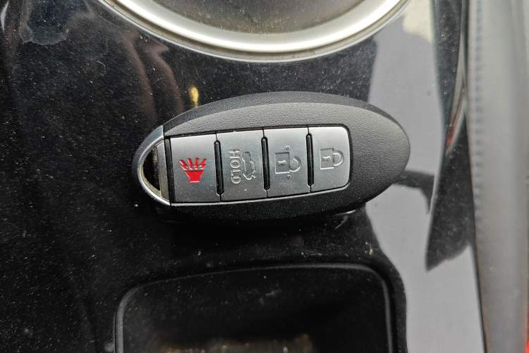 Used Venucia Leaf 2014 Navigation Version 6.6 KW