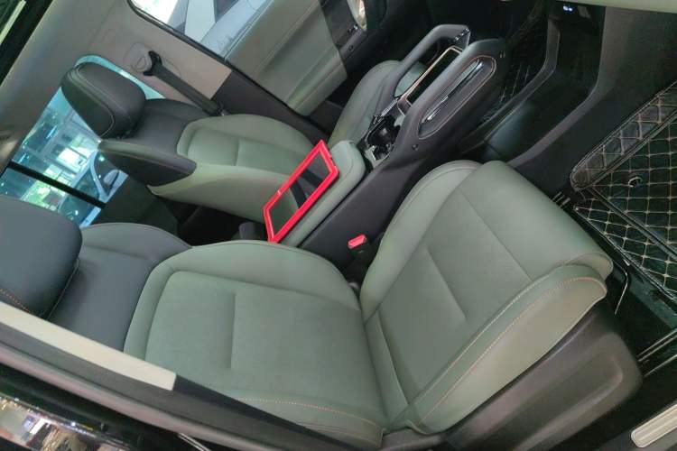 Used iCAR 03 2024 501km Two-Wheel Drive Long-Range Version Right Front Seat