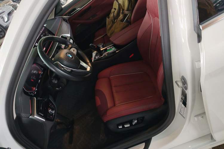 Used BMW 5 Series 2022 Second Facelift 530Li Luxury Edition Premium Package
