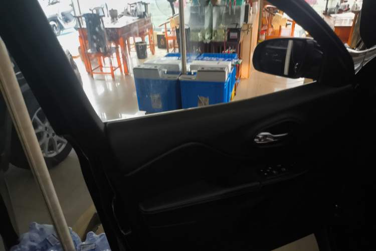 Used Jeep Cherokee 2017 2.0L Superior Edition