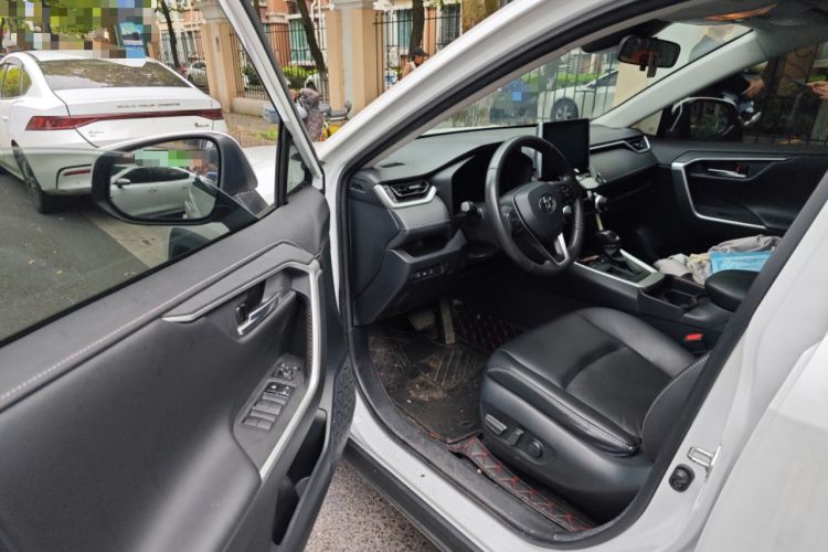 Used Toyota RAV4 2021 2.0L CVT Two-Wheel Drive Fashion PLUS Edition
