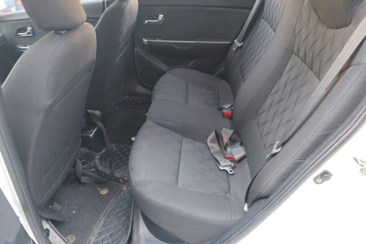 Used Kia K2 2012 Sedan 1.4L MT GLS Commemorative Edition
