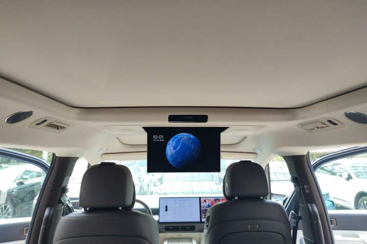 Used Li Auto MEGA 2024 Ultra Model
