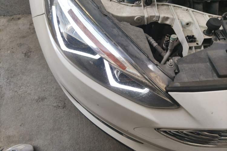 Used Ford Focus 2015 Sedan 1.6L Automatic Trend Model Right Front Headlight