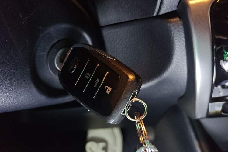 Used Toyota YARiS L Zhi Xiang 2020 1.5L CVT Leading Edition Vehicle Key