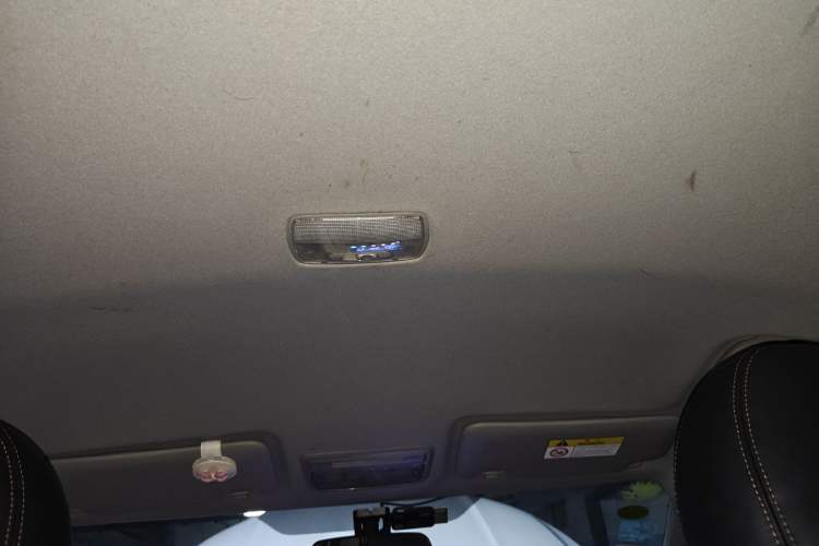 Used Honda Vezel 2015 1.5L CVT two-wheel drive Comfort trim Headliner