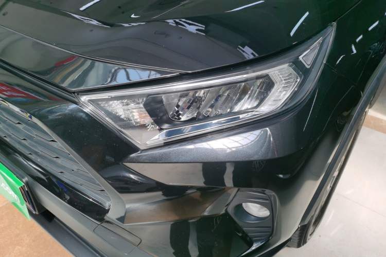 Used Toyota RAV4 2020 Dual-Engine 2.5L E-CVT Two-Wheel Drive Elite Edition