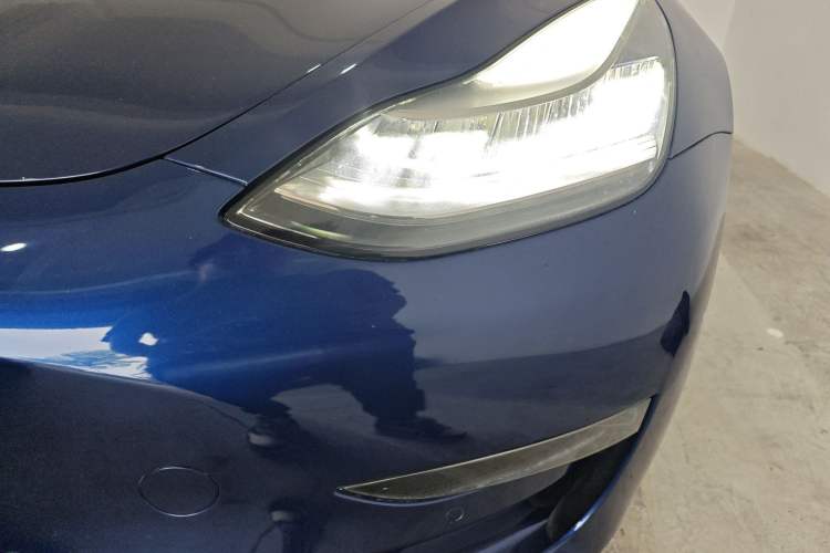 Used Tesla Model 3 2019 Long-Range Rear-Wheel-Drive Version