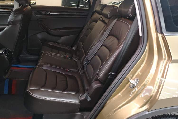 Used Skoda Kodiaq 2019 Facelifted TSI330 7-Seater Two-Wheel-Drive Luxury Enjoyment Edition China VI Standard Left Rear Seat