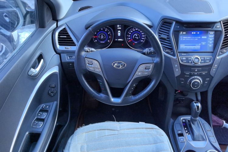 Used Hyundai Santa Fe 2013 Revised Version 2.4L Automatic All-Wheel Drive Smart Type Steering Wheel