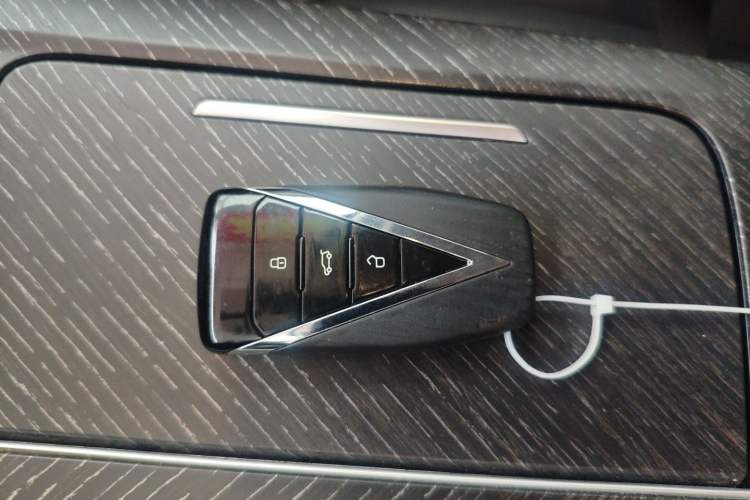 Used Venucia V 2021 260T Idol Edition