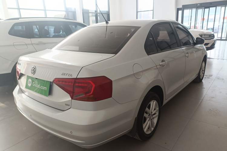 Used Volkswagen Jetta 2019 Dream Edition 1.5L Manual Fashion Version Rear Right 45 Deg