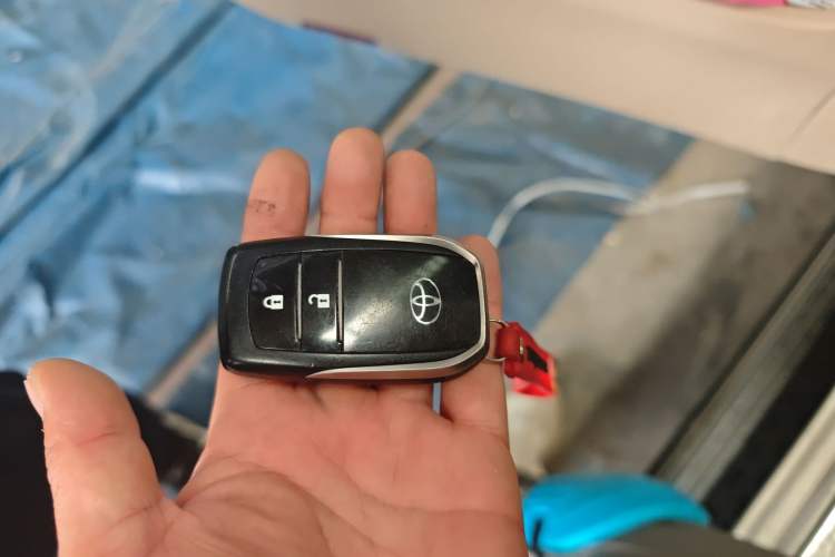 Used Toyota Land Cruiser 2012 4.0L Automatic VX Vehicle Key