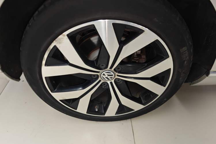 Used Volkswagen Magotan 2019 330TSI DSG Luxury Model China V Standard Exterior 5