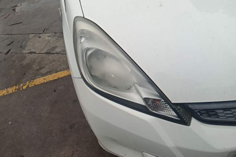 Used Honda Fit 2011 1.3L automatic comfort version
