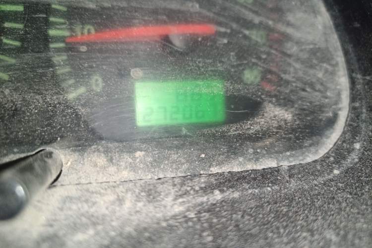 Used Jinbei Hiace 2018 2.0L Fifth-Generation Box Truck Standard Roof 2 Seats 4G19 Odometer Close Up