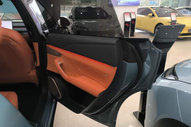 Used ONVO L60 2024 60 kWh Rear-Drive Version
