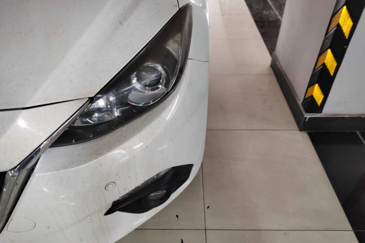 Used Mazda 3 Axela 2016 Sedan 1.5L Automatic Comfort Model