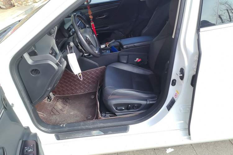 Used Lexus ES 2018 200 Excellence Edition China V Standard
