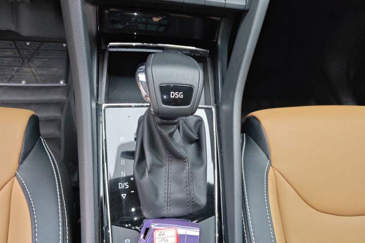 Used Skoda Kodiaq GT 2019 TSI330 Two-Wheel-Drive Luxury Edition China VI Standard Gear Lever