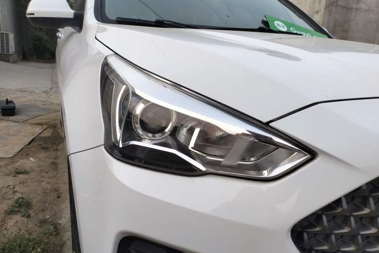 Used Haval M6 2019 1.5T Manual Two-Wheel Drive Urban Version China VI Standard Right Front Headlight