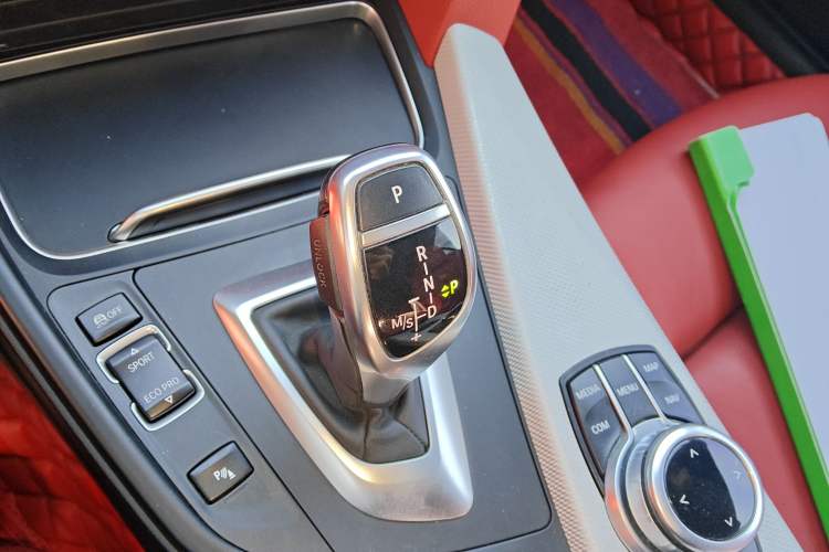 Used BMW 4 Series 2017 425i Convertible M Sport Package Gear Lever