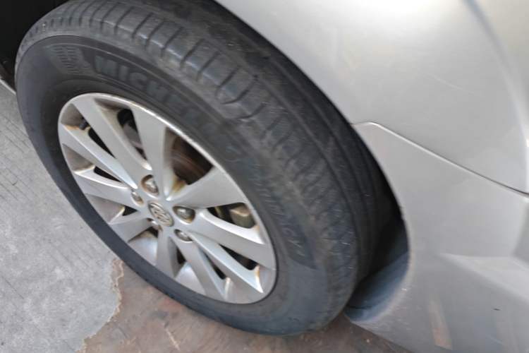 Used Buick GL8 2011 2.4L CT Comfort Edition
