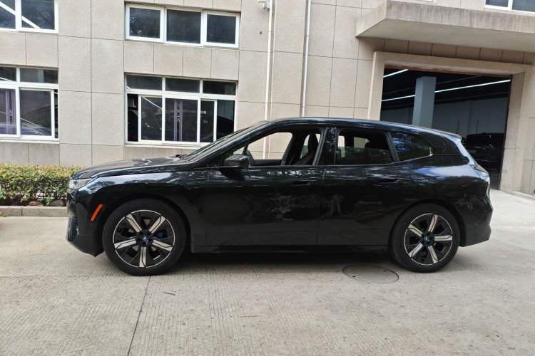 Used BMW iX 2022 xDrive40
