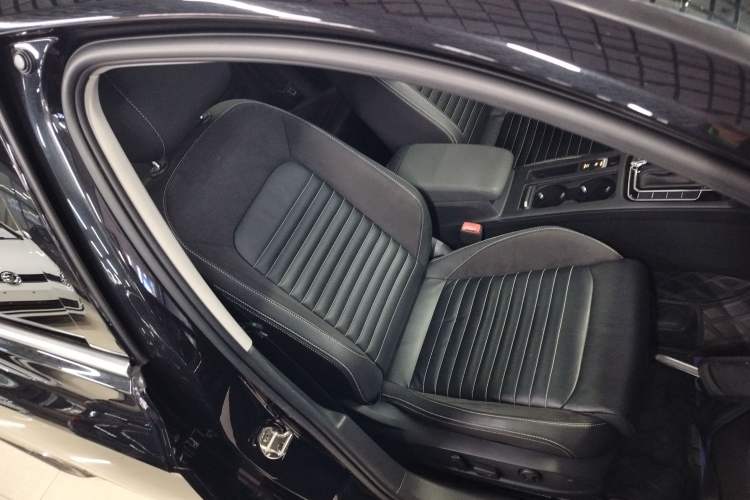 Used Volkswagen Magotan 2020 330TSI DSG Leading Model
