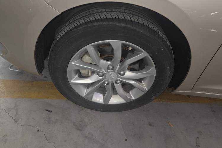 Used Geely Auto Emgrand GL 2017 1.8L Manual Elite Model Left Front Wheel Hub