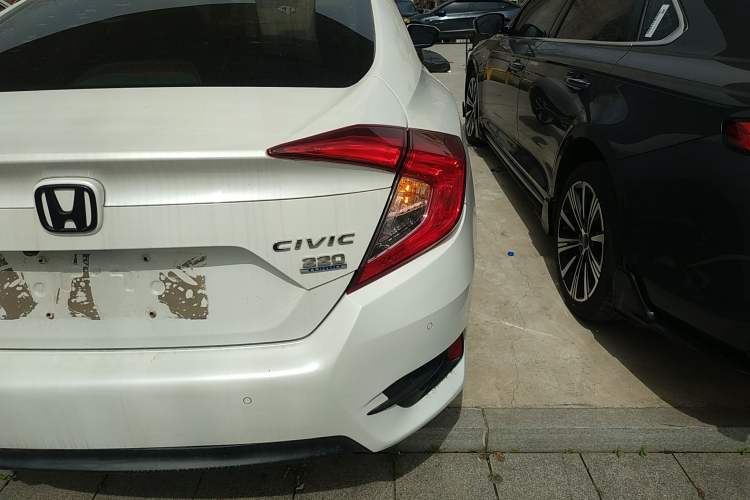 Used Honda Civic 2016 220TURBO CVT Luxury Edition Right Rear Taillight