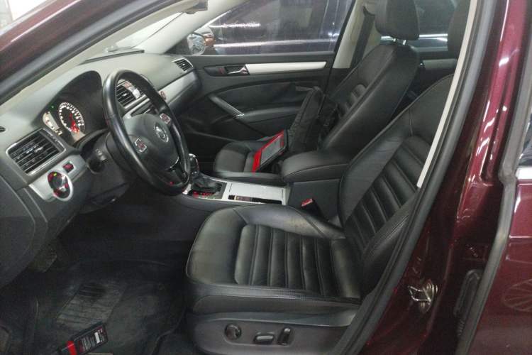 Used Volkswagen Passat 2014 1.8TSI DSG Prestige Edition Left Front Seat