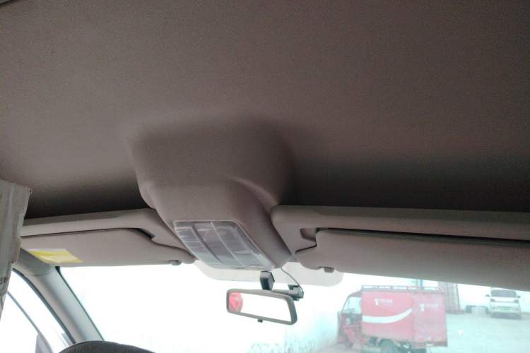 Used SAIC MAXUS Xintu V80 2023 2.0T Manual Classic Aoyuntong Long Wheelbase Mid-Height 6/7/8/9-Seater
