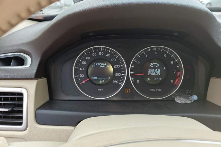 Used Volvo S80L 2012 2.0T T5 Luxury Edition Odometer Close Up